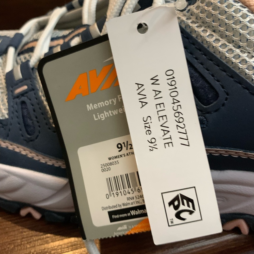 New Avia Women's Blue and Beige Athletic Shoes. Size 9.5 - Picture 10 of 10